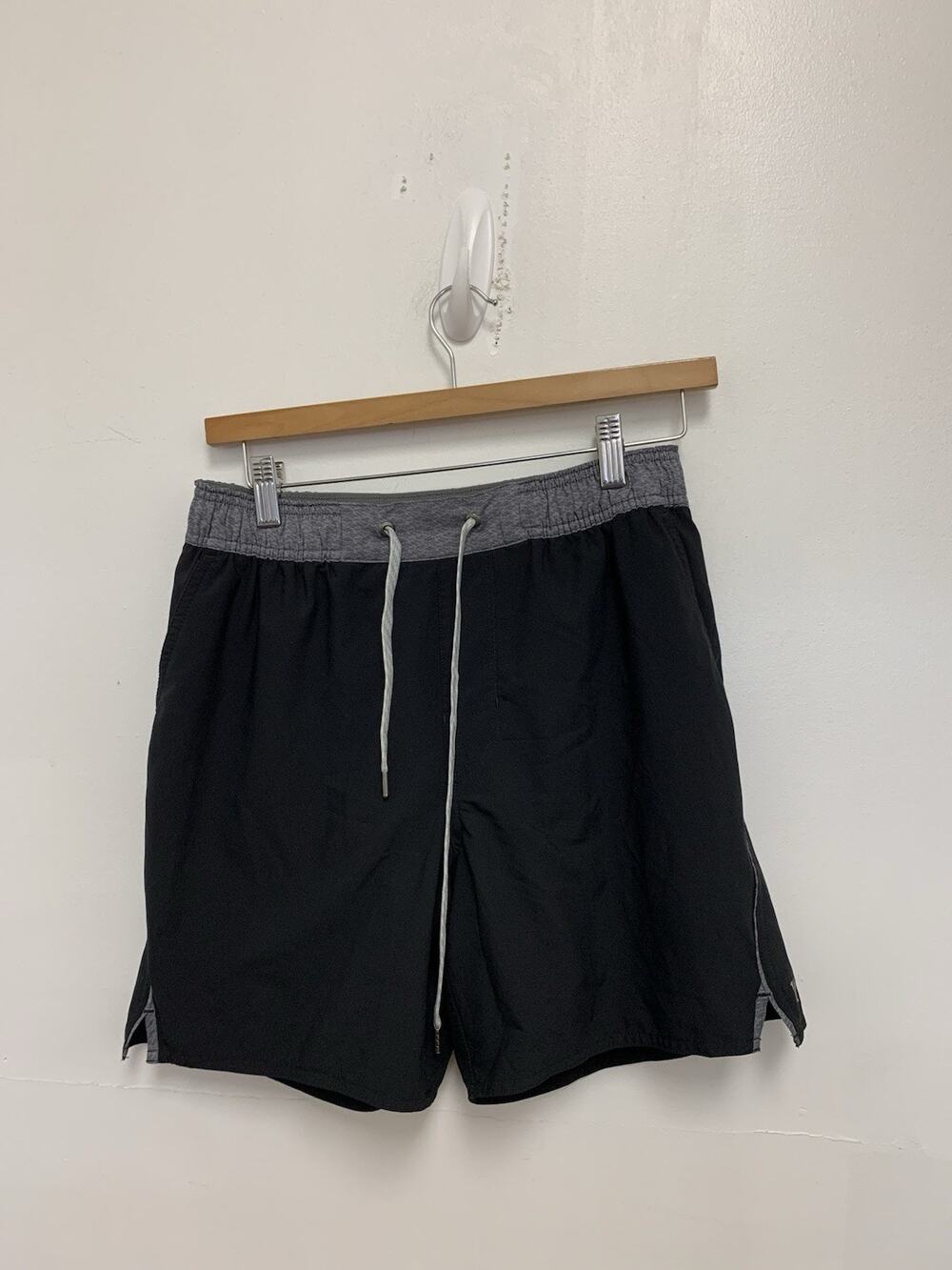 VUORI Men's Trail Short Black GrayRunning Outdoor Size Small